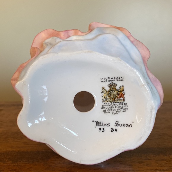 Vintage Paragon China Miss Susan figurine. c1950. Exc Shape No chips or cracks - Picture 5 of 13